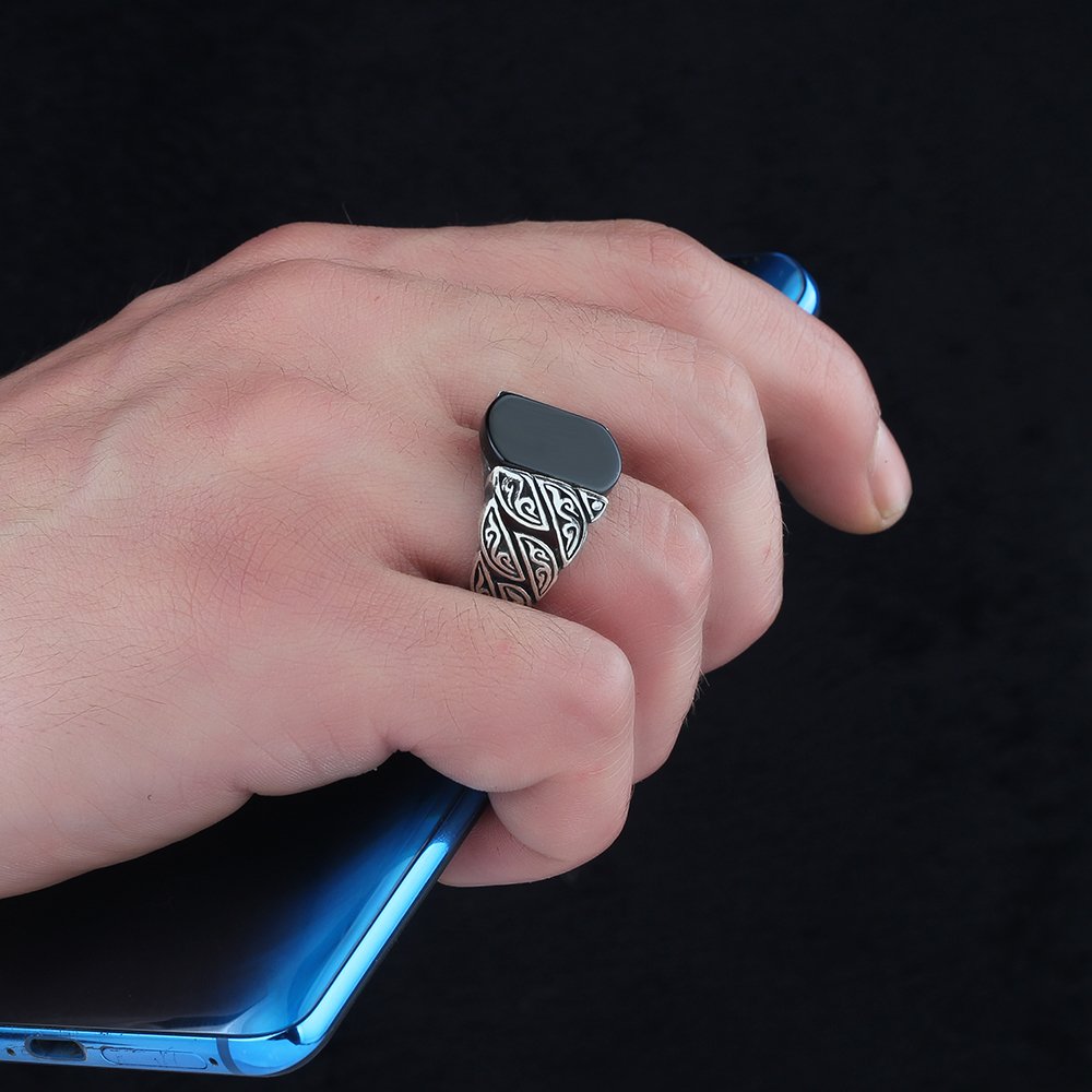 SVARTR RING - STERLING SILVER